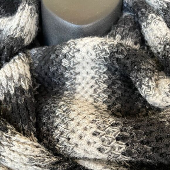 CALVIN KLEIN INFINITY BLACK N GRAY SCARF - Picture 7 of 7